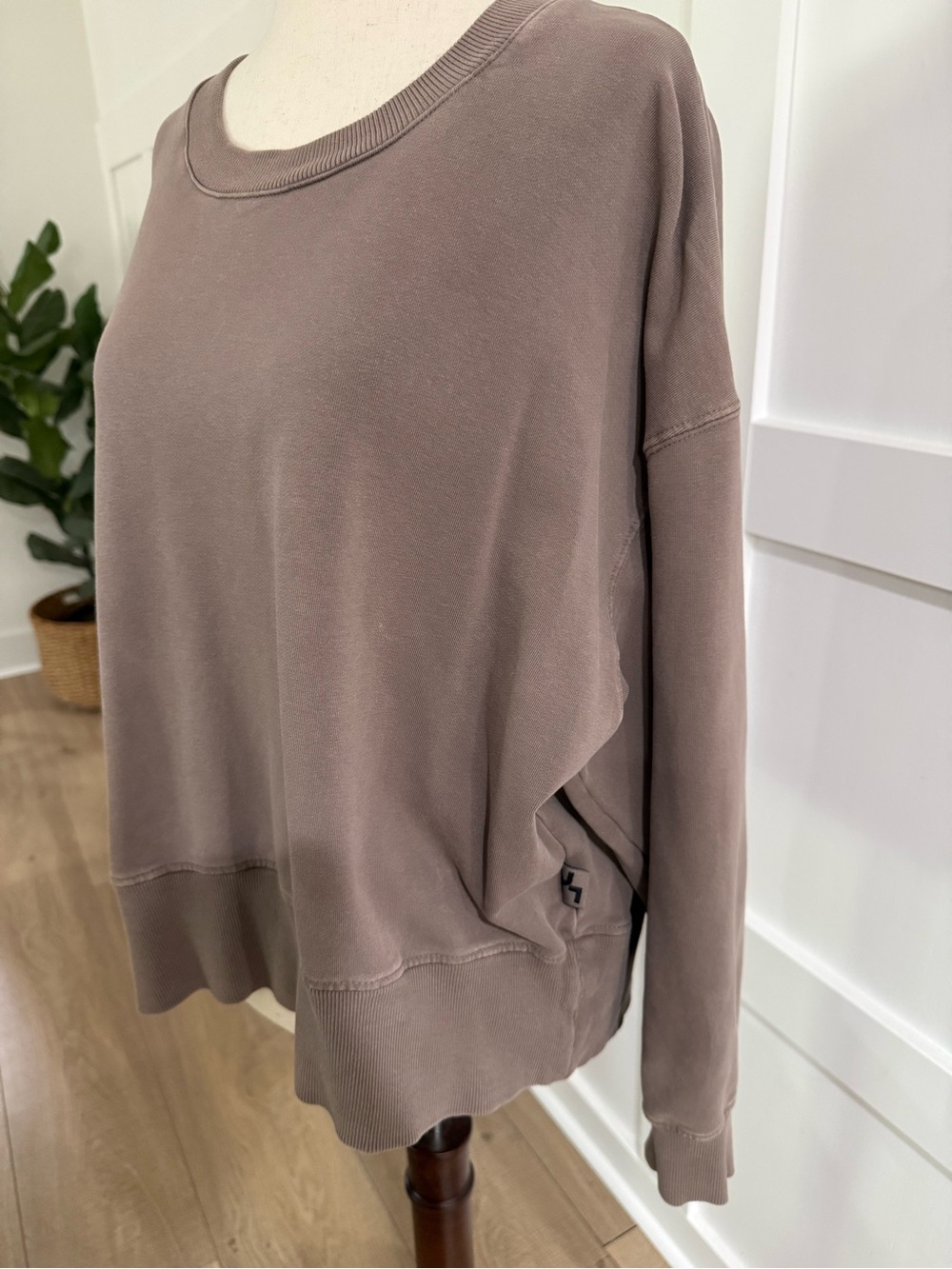 JoyLab Oversized Cropped Sweatshirt Taupe Brown XL Boxy Crewneck - Picture 2 of 6